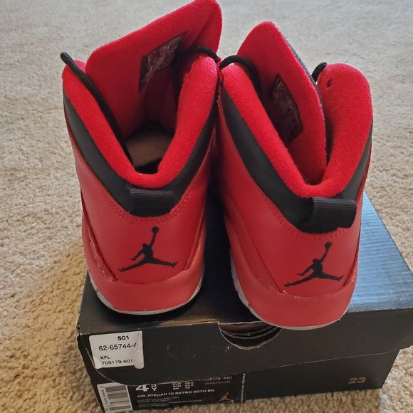 Jordan Retro 10 size 4.5 Big Kids - Picture 2 of 6